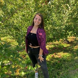 Meet your Posher, Julia